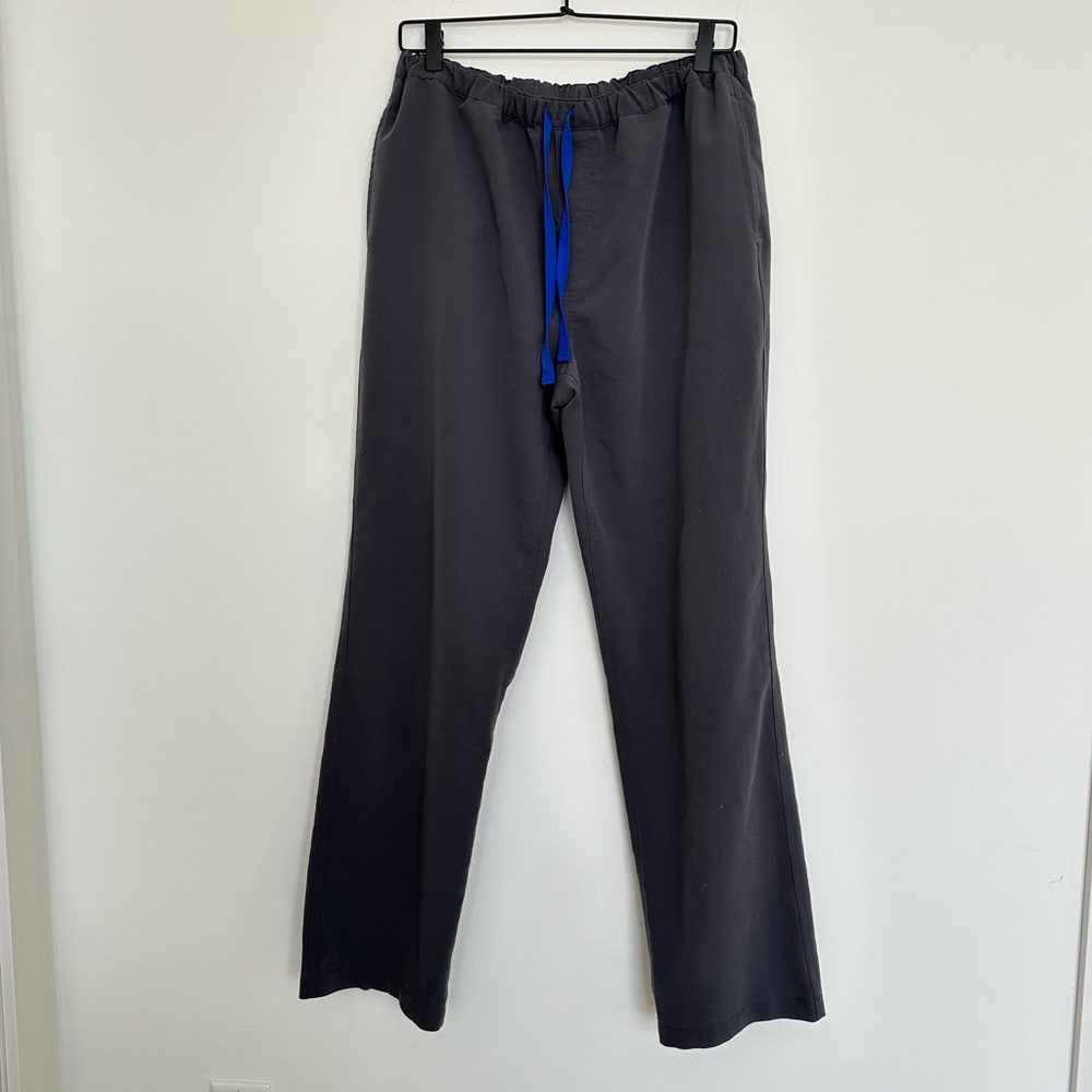 FIGS: scrubs Technica Collection size medium